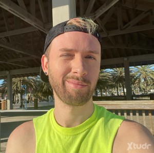 Xtudr - Devon21: I am looking for sex or a boyfriend 