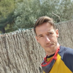 Xtudr - pas_caliente: A novice boy and eager to learn.... Will some dominant man teach me???? I move without problems... I'm a good cocksuck...