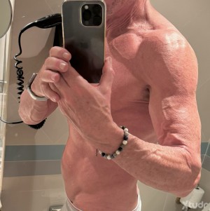 Xtudr - AZZZOT: FIRST; I ONLY LOOK FOR SLIM OR GYM YOUNG GUYS, WITHOUT HAIR.
I'M A MASCULINE, DOMINANT, ATTRACTIVE MALE LOOKING FOR A SUBMIS...