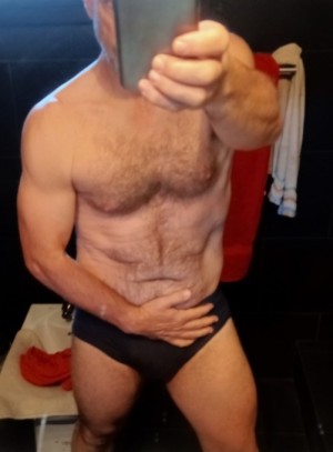 Xtudr - corazonsumiso: Soy sumiso, educado, sano y discreto.
Cien por cien pasivo.
Busco Amo activo, masculino para amistad, sexo, relación,...