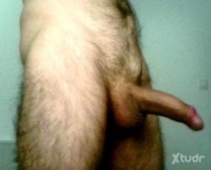 Xtudr - Fgp806: Esclavo delgado con poca experiencia, busca amo joven que quiera iniciarse en dominación para servirle como su perro.. 
Como...