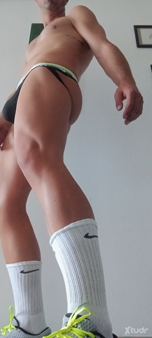 Xtudr - Sebasx: Submissive bottom and faggot who likes to be used for eating cock, feet, armpits, cumshots, piss and bukkakes looking to get...