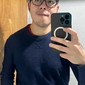 Xtudr - Aarondominante23: Cómo científico, gusto de realizar experimentos y aprender cosas nuevas. Busco esclavos sumisos para fines didácti...