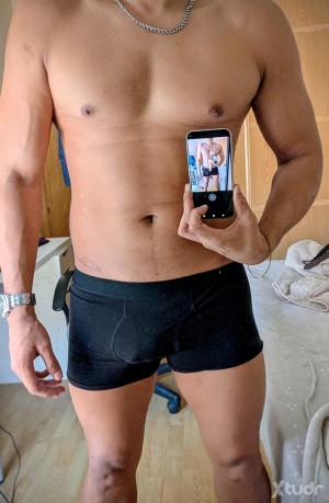 Xtudr - Pas-Mamoncete: Very interested in meeting men, active, legal and nice for pleasant encounters and if you can immerse me in the world...