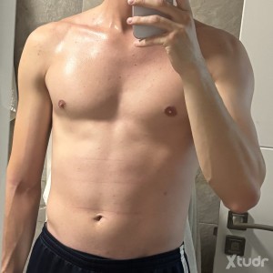 Xtudr - SiervoDomestico24: Dueño del grupo de Xtudr: Swingers, Cruising, Nudismo Almería.
Soy un chico joven y morboso. Busco ser siervo dom...