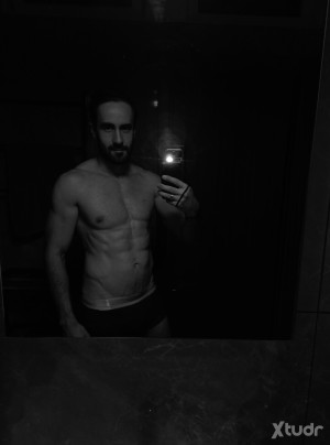 Xtudr - AmoMasterXXX: I don't like to waste time. In the relationship, I'm the only one with a dick.