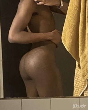 Xtudr - Jessy9: I have zero judgment, total open-mindedness, and a big appreciation for real, raw chemistry. Passionate about toys, waterspo...