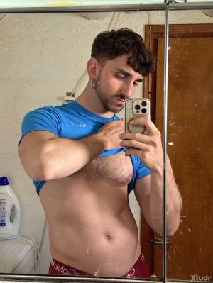 Xtudr - elipto: Rubio con cuerpo de gym. Muy pasivo con ganas de un amo que me someta