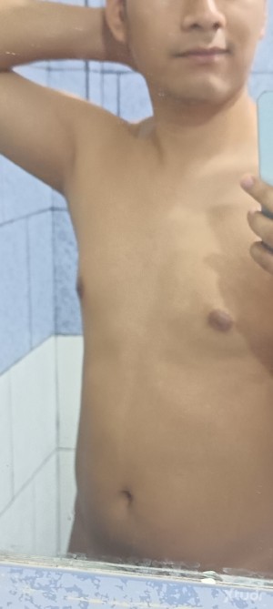 Xtudr - Calep_Pasivo: Soy pasivo, tengo 21 años nuevo en este mundo de la sumisión.
Estoy dispuesto a aprender y hacer cosas nuevas.
Me gust...