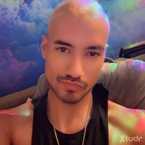 Xtudr - JudasCain: I’m going to keep simple and straightforward I like handsome guys who are fit only,I’m very open minded about my sexual p...
