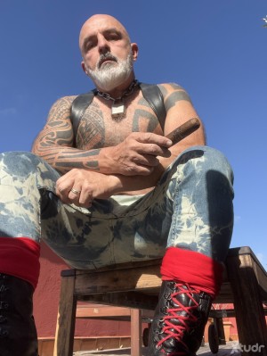 Xtudr - silverskinbcn: Bastard pig for pigs