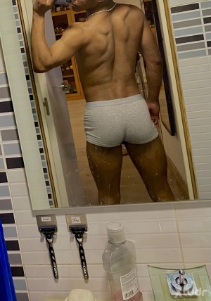 Xtudr - feminizame22: No busco nada virtual. Soy un sumiso joven novato, busco dominantes que les guste humillar, feminizar golpear duro, de...