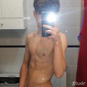 Xtudr - domxsumiso: Young dominant seeks submissive financier. I offer domination or even company to whoever needs it, you won't regret gett...