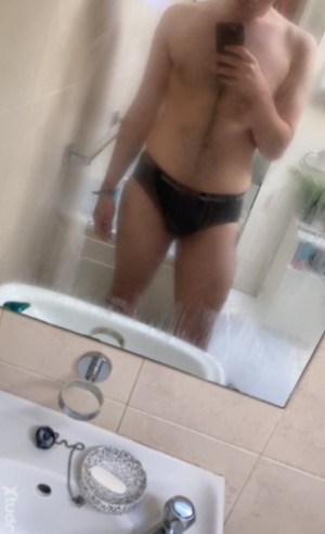 Xtudr - stein: Dominante joven pero con experiencia. Me flipa usar, FF, gapos, pies, meos… muy abierto a probar. 