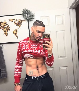 Xtudr - Jovonjoseph: I’m looking for a submissive bottom 
