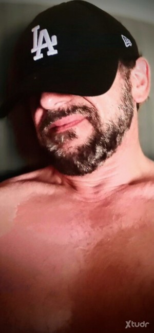 Xtudr - NstyKinkPig: Vers, 42 years old, 8x6 hung, brown hair, blue eyes, Italian/German, great breath, muscular, fun, sense of humor. 
I am...
