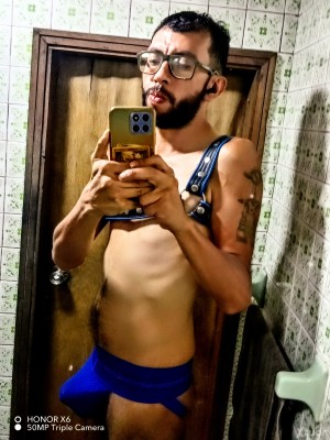 Xtudr - amo_dracor: Someone who knows what they want and how they like it, I'm a bit capricious but decent, I hope to have someone by my sid...