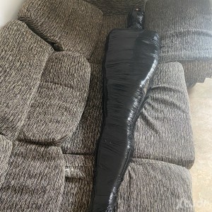 Xtudr - diaperpup: Pup play, pañales (DL) y fetichista del plástico.
Interesado en intercambiar ideas, experiencias y hacer amigos que le gu...