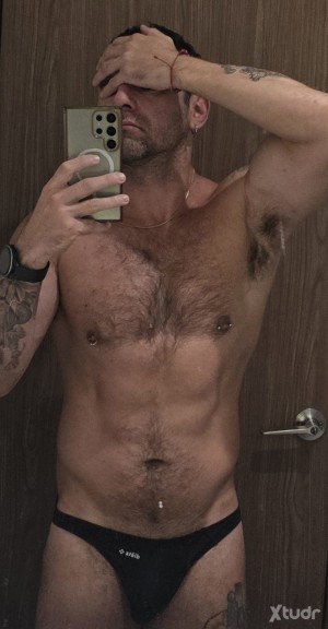 Xtudr - Justehatch: Aca sumiso mamado guapo 35 años
Me va:
Castidad
CBT
Spanking
Momificacion
Humillación 
Objetificacion
Protocolos 
Popper...