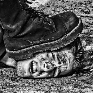 Xtudr - ChastityBoy_: Masculino, guapete, en estricta castidad desde 2020... Hoy día usando 24/7 una jaula diminuta metálica, con cinturon, ...