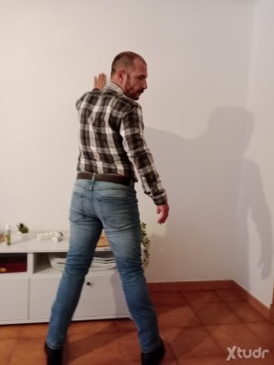 Xtudr - Ourensevers: Sporty healthy guy in general with a good ass and a good cock. In general, I'm a bottom and submissive, but I enjoy a g...