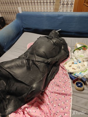 Xtudr - Prespica: Little of abdl who also likes bdsm. I like to dominate as much as being dominated and what I love the most are restriction...