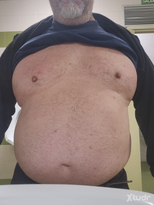 Xtudr - Esclavo52bcn: Esclavo sin Amo y disponible, a solas o grupal. Busco  Amo  duro fijo preferentemente