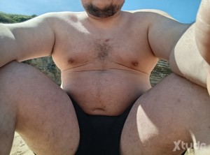Xtudr - Findomscat: Busco esclavo sumiso para servicios domésticos (limpiar, cocinar, chofer, mayordomo, ser usado sexualmente) findom (trib...