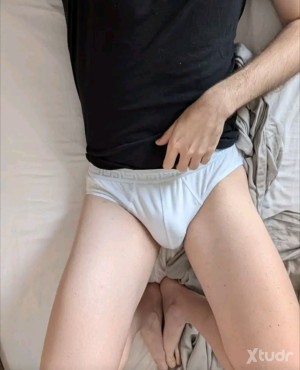 Xtudr - SubBottom: I'm a submissive bottom guy.