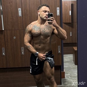 Xtudr - PADILLA1121: Hi guys, I'm Padilla, thanks for checking out my profile. Hoping to meet a few guys, make new friends and get out and g...