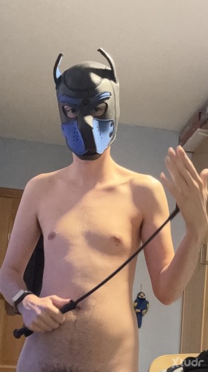Xtudr - Amo19cm: Dominant master bastard looking for submissive from 18 to 27, to dominate and humiliate, golden showers, puppy play, foot w...