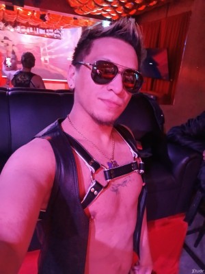 Xtudr - Sr_Umbra: Soy un Dominante que busca un Un sumiso integral, que sea obediente, doméstico findom y de protocolo, que este a mi dispos...