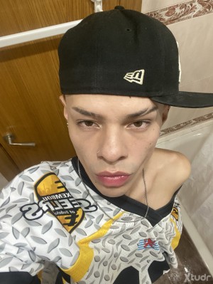 Xtudr - Bryankink: I'm looking for people who want to have a good time, with any type of role, fetish, or sexual desire/fantasy, write to me...