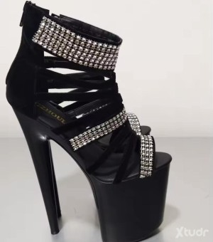 Xtudr - Gemabotas: I would like to be a good bitch with heels and a collar.