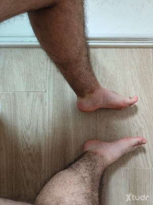 Xtudr - DOMestico: The one who knows, knows.
Being a domestic slave implies many things:
—That I open the doors of my house to you.
—That I ...