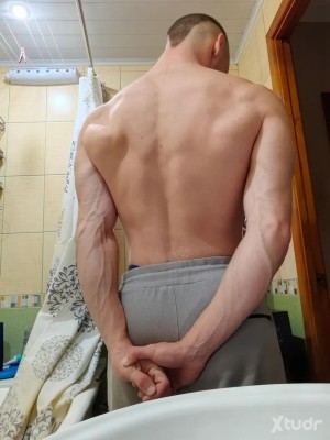 Xtudr - NikolayRS: Ukrainian guy just arrived in Spain. I'm looking to meet people and have fun.