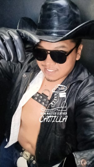 Xtudr - MasterCastilla: Macho que le gusta tener sumisos para que adoren sus botas 😎🔥