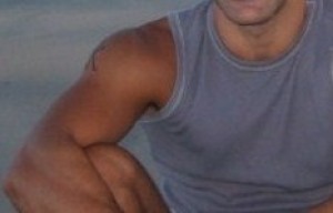 Xtudr - madrid747: Athletic uncle and very submissive with good physique and attractive to good-looking uncles who know how to give it hard.