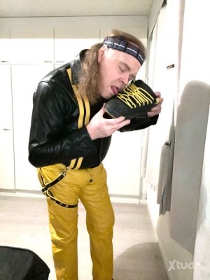 Xtudr - IXSNahkaBear: Biker, boots, leathers, sneakers Chaser gay hunting, others don't even bother, because I don't even answer, I've spoke...