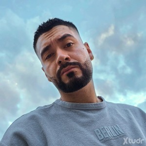 Xtudr - HairySlave: I'm looking for a dominant man or a partner who shares the same tastes, a dominant man to belong to and serve, a dominan...