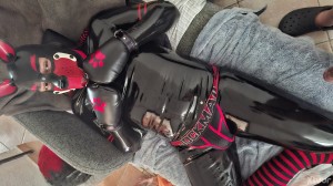 Xtudr - DelsinTheWolf: Soy un furry y pupbastante horny, me encanta hablar con gente asi que porfavor hablame! 
Amante del latex y el bdsm.