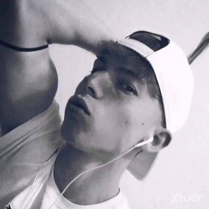 Xtudr - Alphamaster: Dominant man looking for submissives for sessions or long-term.
