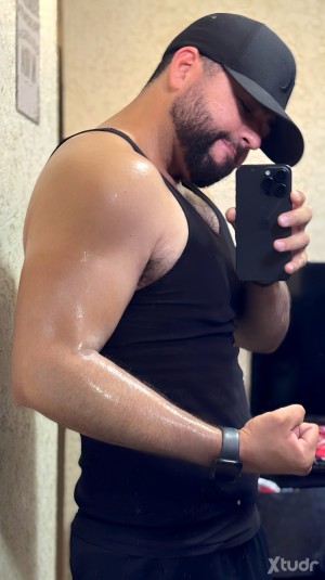 Xtudr - alexmasf: Dominar, humillar y ponerte en tu lugar. 
Si quieres hablar agrega a telegram. @alexslavefeet