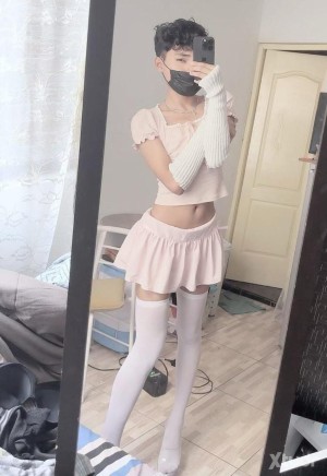 Xtudr - Lis22: Soy femboy buscando macho k me eduque 