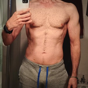 Xtudr - body: Submissive, I try to please my Master.
