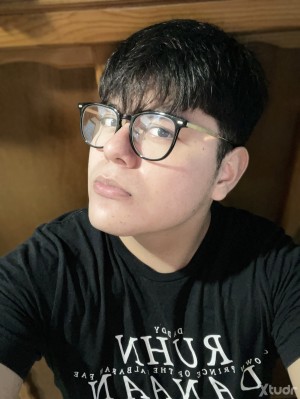 Xtudr - EricMorales_pasivo: I'm a masculine bottom. Instagram: ericmorales.4. Any top who wants to exchange photos with me?