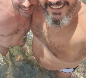 Xtudr - viciusus: 2 Activos con ganas de conocer sirviente sexual para juegos... Morbo... Besos... Penetracion..
Preferentemente sumiso pasi...