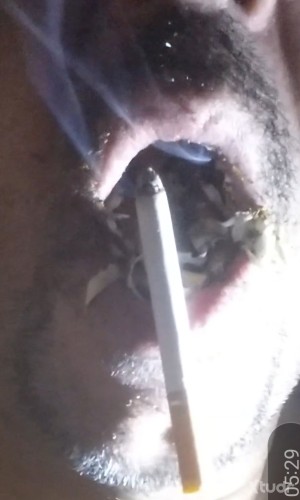 Xtudr - cenicero47bdn: hola soy un cenicero gay me encanta tener ls boca de colillas cigarros y porros y alguna tacha que se aya medio apaga...