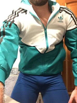 Xtudr - Te_Vacio: SIN FOTO NO MUESTRO INTERÉS ALGUNO.
Masculino, verbal, dominante, creativo, protector, con alma de granjero 😈😈. Disfruto o...