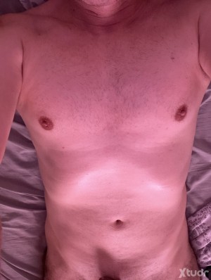 Xtudr - KALSTAR: Submissive bottom very cocksucker. I love humiliation games with piss and abuse. I like very mature men. Age or physique do...